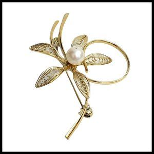 Vintage Flower Faux Pearl Swirl Gold Tone Brooch Pin Scarf